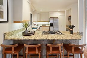 9 Cottonwood 3 Bedroom Home by RedAwning