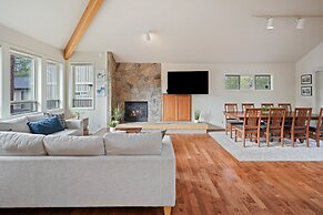 9 Cottonwood 3 Bedroom Home by RedAwning