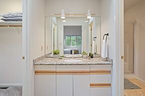 9 Cottonwood 3 Bedroom Home by RedAwning