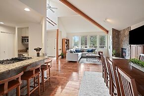 9 Cottonwood 3 Bedroom Home by RedAwning