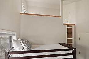 9 Cottonwood 3 Bedroom Home by RedAwning