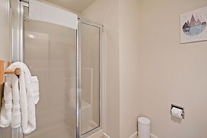 9 Cottonwood 3 Bedroom Home by RedAwning