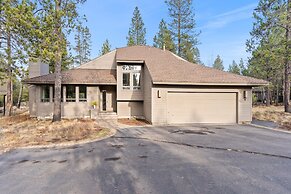 9 Cottonwood 3 Bedroom Home by RedAwning