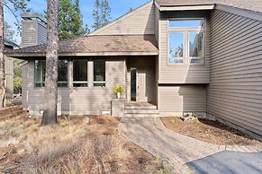 9 Cottonwood 3 Bedroom Home by RedAwning