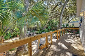 The Hammock Bungalow < 1 Mi to Malacompra Beach!