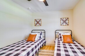 Lakefront Inverness Getaway w/ Kayaks & Bikes!