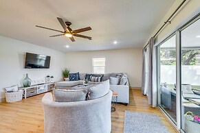 Lakefront Inverness Getaway w/ Kayaks & Bikes!