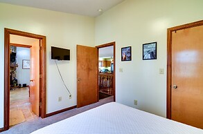 Burnside Resort Cabin w/ Hot Tub & Outdoor Spots!