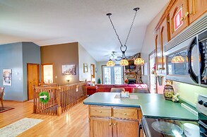 Burnside Resort Cabin w/ Hot Tub & Outdoor Spots!