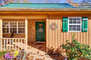 Burnside Resort Cabin w/ Hot Tub & Outdoor Spots!