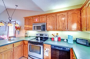 Burnside Resort Cabin w/ Hot Tub & Outdoor Spots!