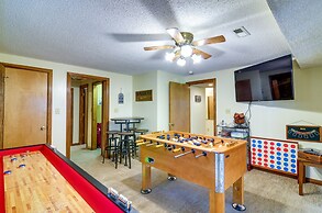 Burnside Resort Cabin w/ Hot Tub & Outdoor Spots!