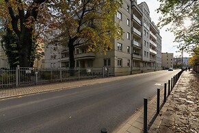 Studio With Balcony Poznań by Renters