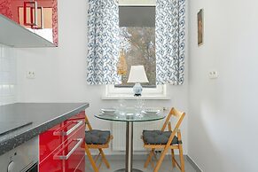 Studio With Balcony Poznań by Renters