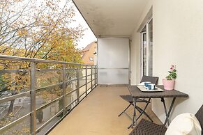 Studio With Balcony Poznań by Renters