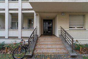 Studio With Balcony Poznań by Renters