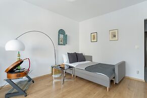 Studio With Balcony Poznań by Renters