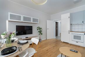 Trendy Apartment Polna by Renters