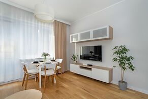 Trendy Apartment Polna by Renters