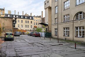 Trendy Apartment Polna by Renters