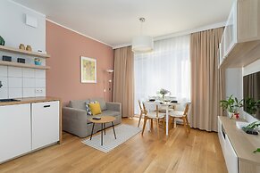 Trendy Apartment Polna by Renters