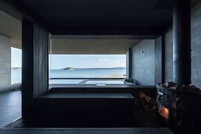 HITOTSU NOTOJIMA