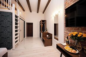 Hive Family House