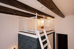 Hive Family House