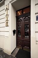 Hive Family House