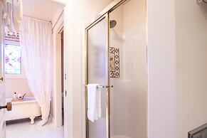 The Oaks Victorian Inn