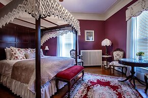 The Oaks Victorian Inn