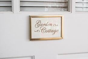 The Oaks Victorian Inn