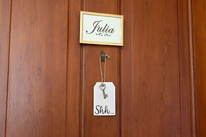 The Oaks Victorian Inn