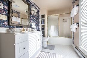 The Oaks Victorian Inn