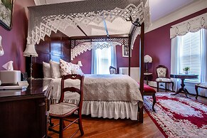 The Oaks Victorian Inn