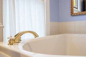 The Oaks Victorian Inn