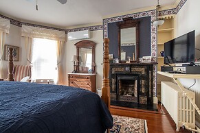 The Oaks Victorian Inn