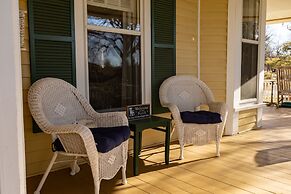 The Oaks Victorian Inn