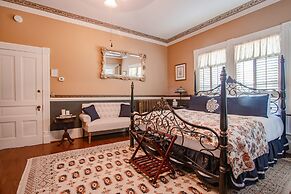 The Oaks Victorian Inn