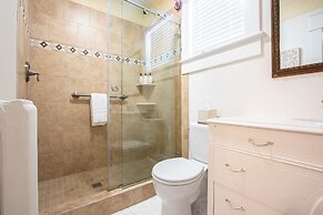 The Oaks Victorian Inn