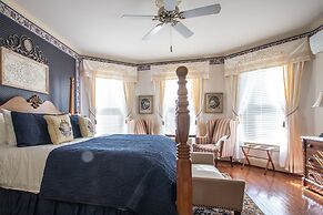 The Oaks Victorian Inn