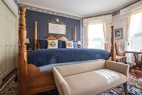 The Oaks Victorian Inn