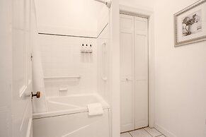 The Oaks Victorian Inn