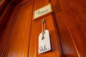 The Oaks Victorian Inn