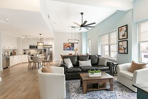 Amazing 4Bed Condo Steps from French Quarter!