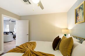 Amazing 4Bed Condo Steps from French Quarter!