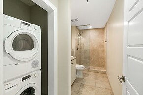 Amazing 4Bed Condo Steps from French Quarter!