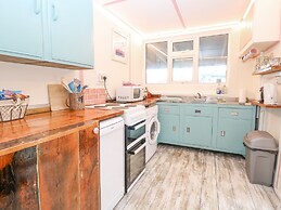 White Rabbit, Cross Lane