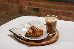 Sonder by Marriott Bonvoy Apollon Apartments Old Montreal