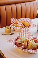 Sonder by Marriott Bonvoy Apollon Apartments Old Montreal